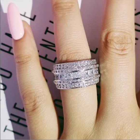 NEW 925 STERLING SILVER DIAMOND BAND RING - Picture 2 of 4